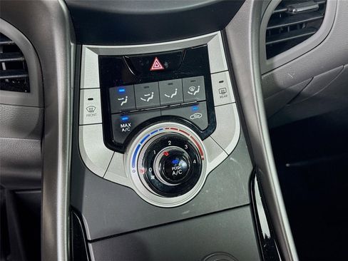 Used 2012 Hyundai Elantra GLS FWD image 15