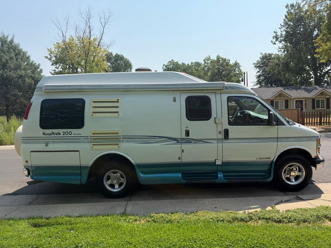Used 2000 Chevrolet Express 3500 RWD image 6