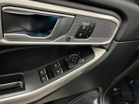 Used 2023 Ford Explorer Limited image 30