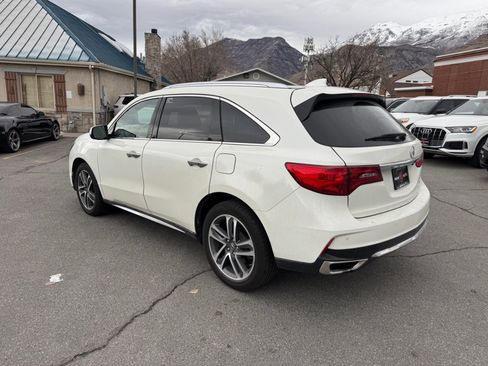 Used 2017 Acura MDX SH-AWD image 3