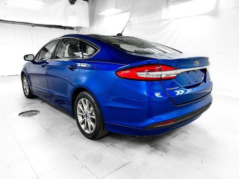 Used 2017 Ford Fusion SE image 4