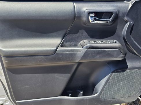 Used 2019 Toyota Tacoma TRD Off-Road RWD image 15