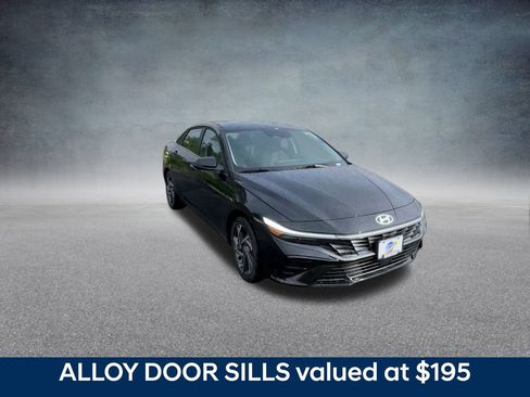 New 2025 Hyundai Elantra Limited image 3