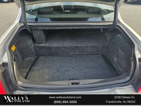 Used 2011 Lincoln Town Car Signature L image 9