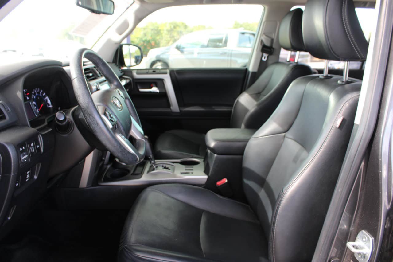 Used 2017 Toyota 4Runner Limited AWD/4WD image 10