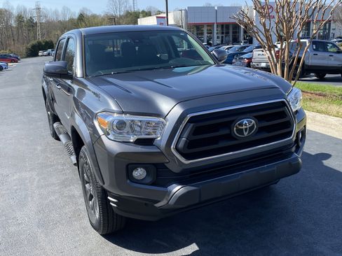 Used 2021 Toyota Tacoma SR5 image 3