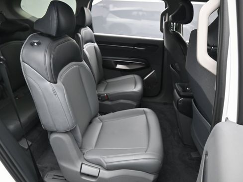 Used 2024 Kia EV9 Light Long Range image 38