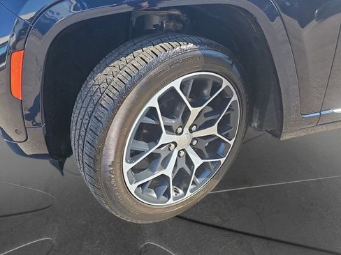 Used 2024 Jeep Grand Cherokee Summit AWD/4WD image 38