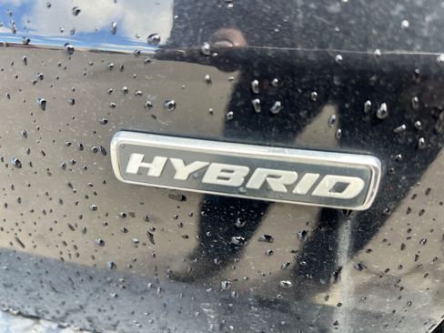 Used 2021 Ford Escape SE w/ SE Sport Appearance Package FWD image 29