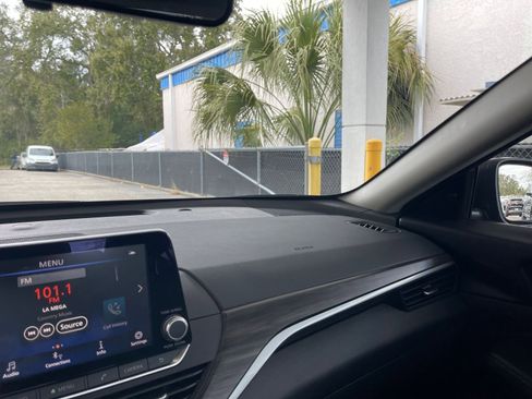 Used 2025 Nissan Altima 2.5 SV image 35