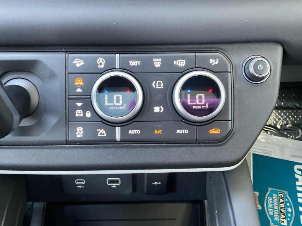 Used 2024 Land Rover Defender 110 X-Dynamic SE AWD/4WD image 18