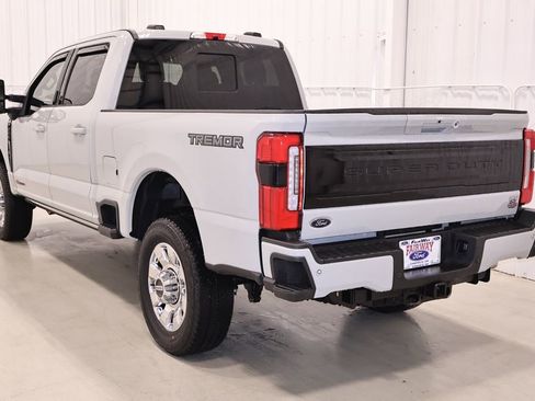 Certified 2025 Ford F250 Platinum w/ Tremor Off-Road Package AWD/4WD image 8