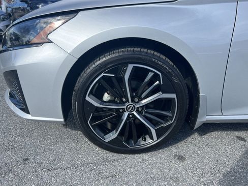 Used 2024 Nissan Altima 2.5 SR image 12