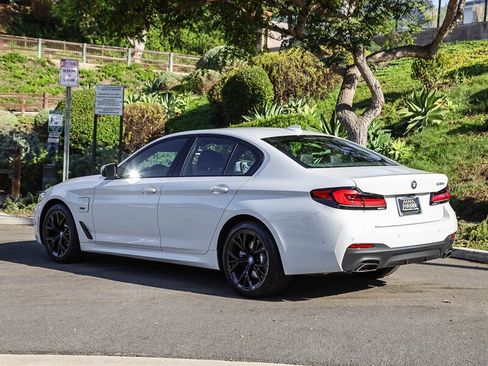 Used 2023 BMW 530e w/ M Sport Package RWD image 3