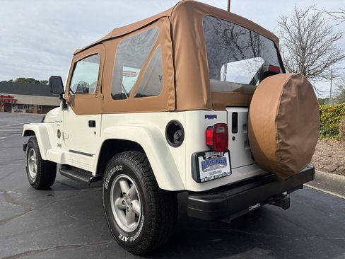 Used 1998 Jeep Wrangler Sahara image 3