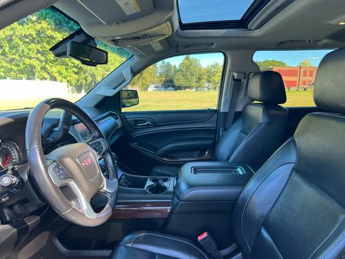 Used 2018 GMC Yukon SLT w/ HD Trailering Package image 11