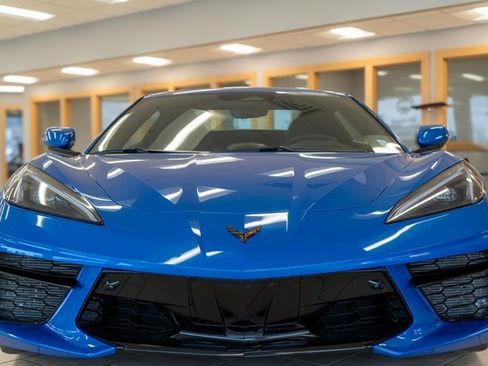 Used 2024 Chevrolet Corvette Stingray Preferred Conv w/ 2LT image 3