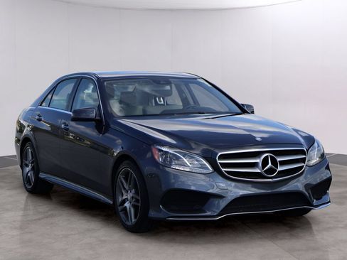 Used 2016 Mercedes-Benz E 350 4MATIC Sedan image 3