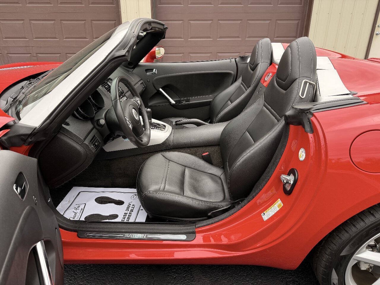 Used 2007 Saturn Sky w/ Premium Trim Pkg RWD image 2