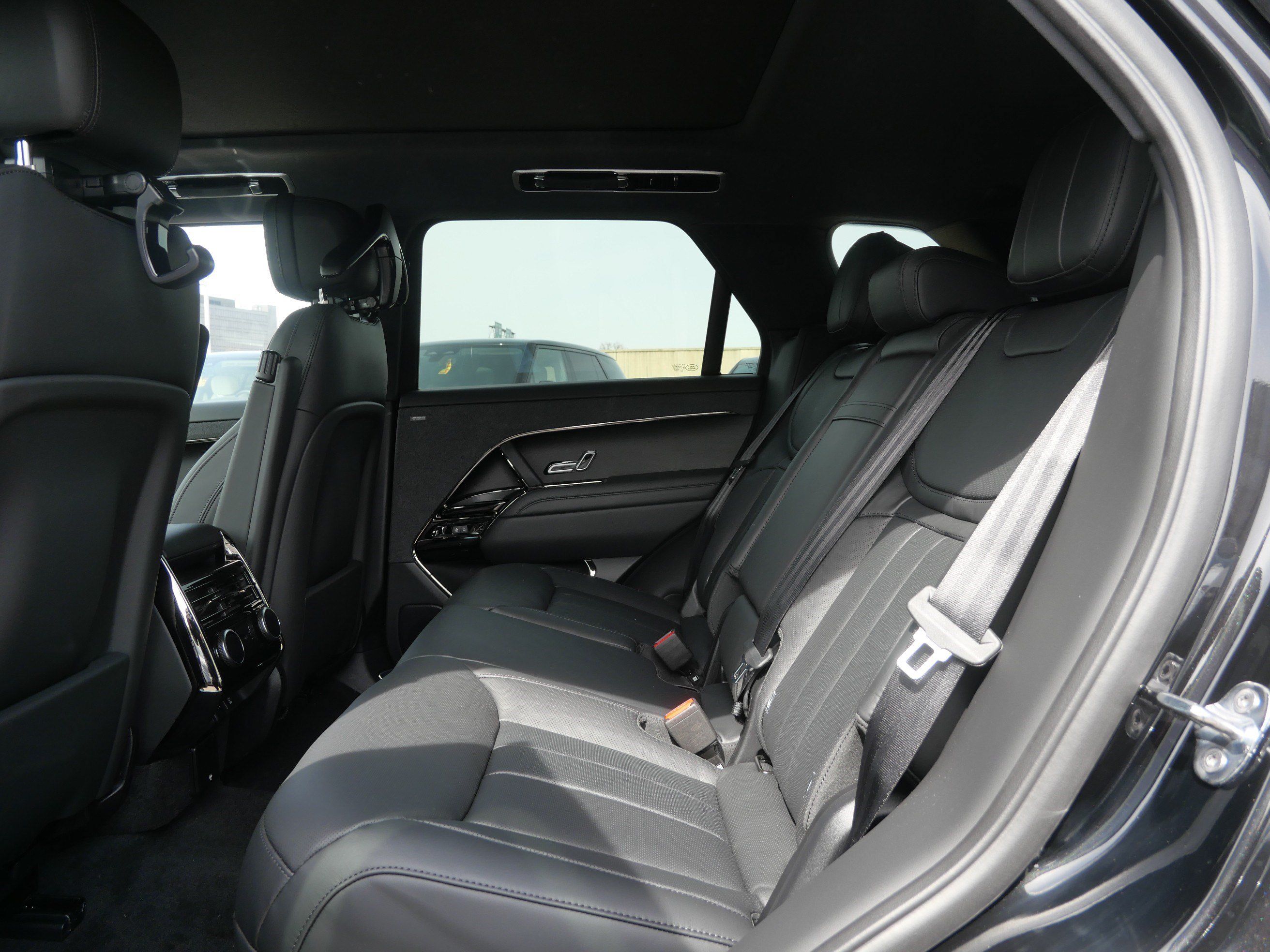 New 2026 Land Rover Range Rover Sport Dynamic SE AWD/4WD image 5