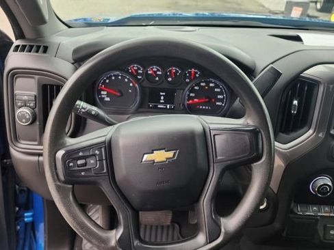Used 2022 Chevrolet Silverado 1500 Custom image 9