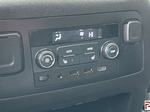 Used 2019 Chevrolet Suburban LT image 14