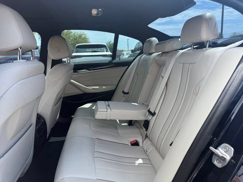 Used 2019 BMW 530i w/ Convenience Package RWD image 9