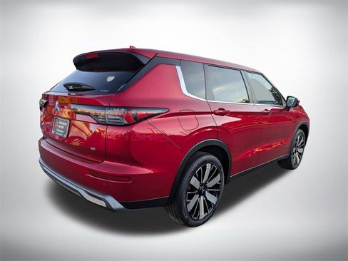 New 2026 Mitsubishi Outlander SE image 4