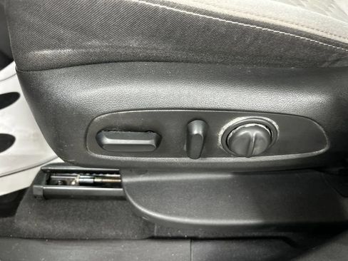 Used 2018 Chevrolet Equinox LT AWD/4WD image 10