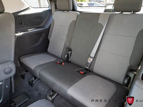 Used 2020 Chevrolet Traverse LT FWD image 36