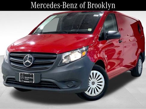 Used 2022 Mercedes-Benz Metris image 2