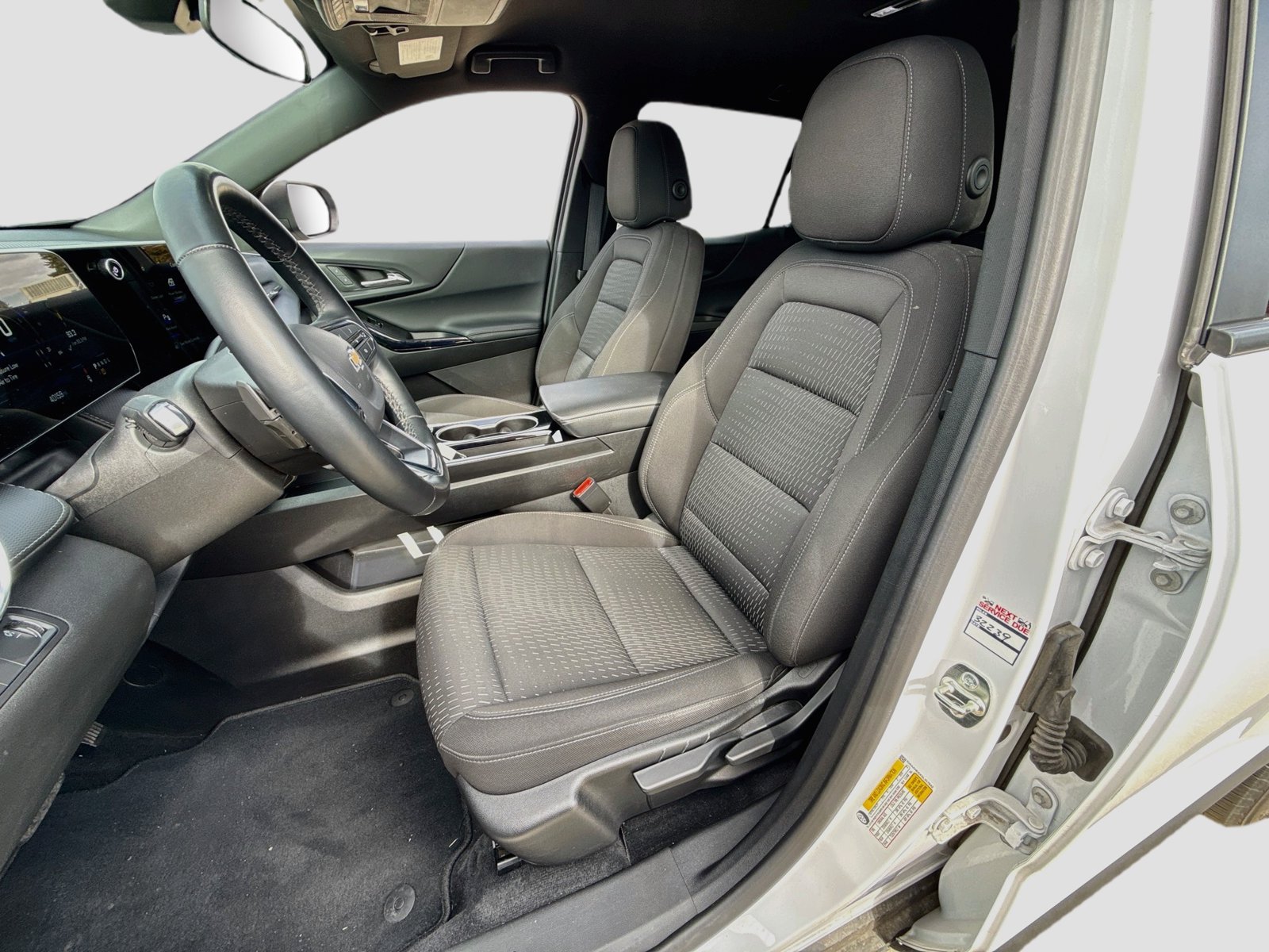 Used 2025 Chevrolet Equinox LT FWD image 10