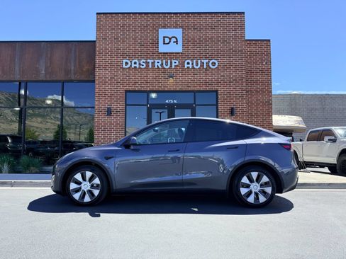 Used 2022 Tesla Model Y Long Range AWD/4WD image 4