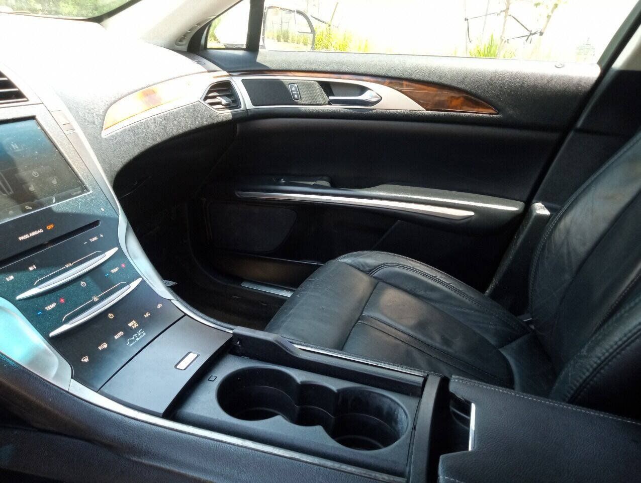 Used 2015 Lincoln MKZ w/ Equipment Group 101A Select FWD image 11