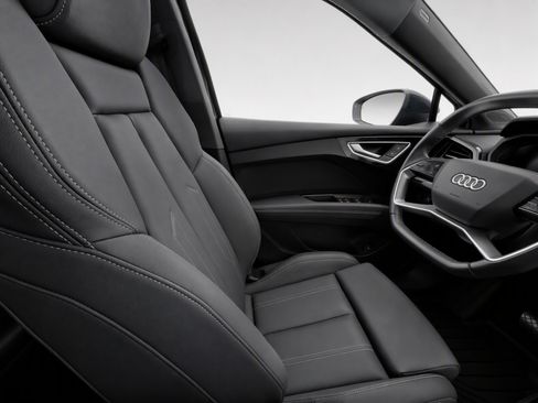 Certified 2023 Audi Q4 e-tron Prestige w/ Black Optic Package AWD/4WD image 15