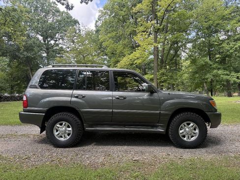Used 2002 Lexus LX 470 4WD image 3
