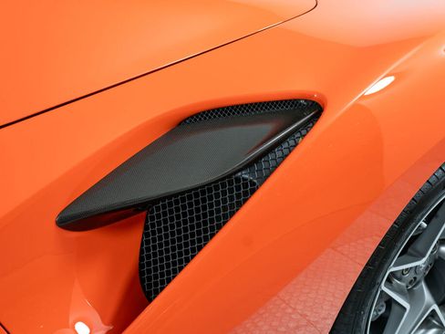 Certified 2021 Ferrari F8 Tributo RWD image 21