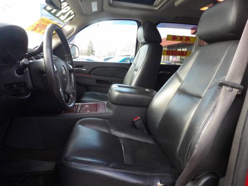 Used 2012 Chevrolet Avalanche LTZ image 9