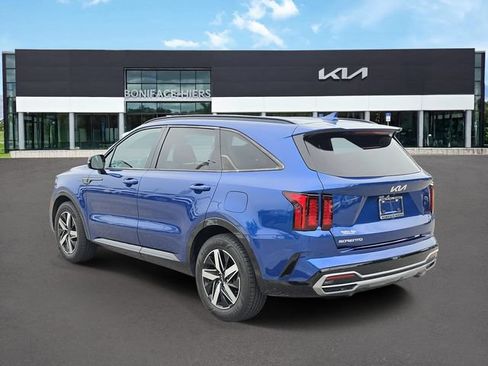 Used 2023 Kia Sorento S FWD image 3