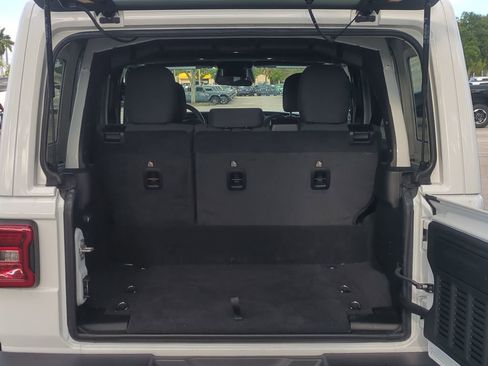 Used 2025 Jeep Wrangler Unlimited Sahara w/ Safety Group image 14