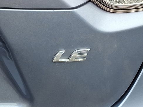 Used 2020 Toyota Corolla LE image 16