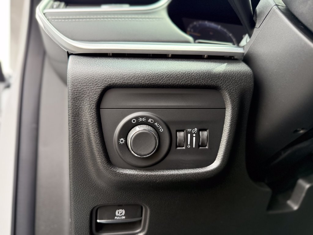 New 2026 Jeep Grand Cherokee Laredo X AWD/4WD image 21