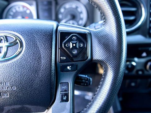 Used 2021 Toyota Tacoma TRD Sport image 13