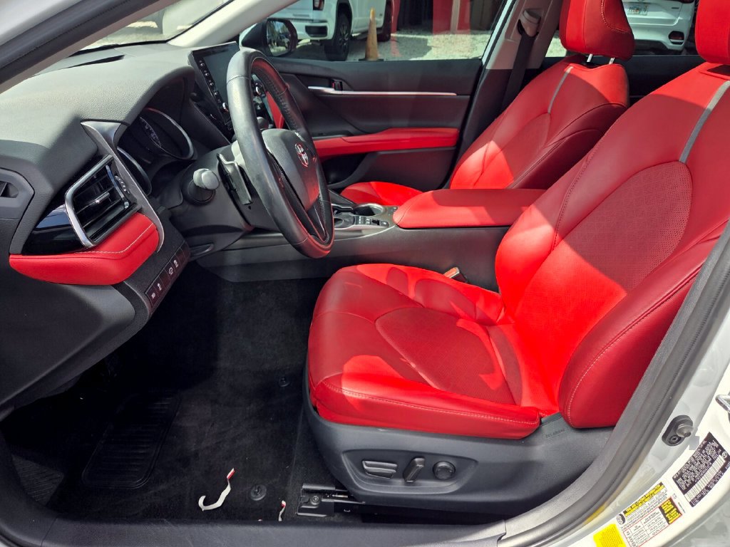 Used 2024 Toyota Camry XSE FWD image 3