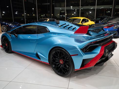 Used 2023 Lamborghini Huracan STO RWD image 2