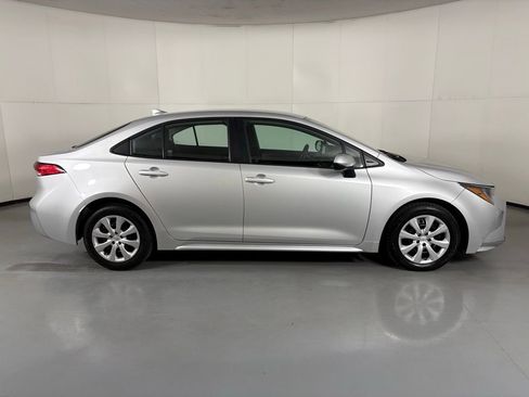 Used 2023 Toyota Corolla LE FWD image 9