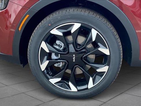 Certified 2024 Kia Sorento SX image 11