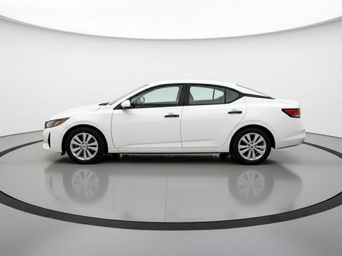 Used 2025 Nissan Sentra S image 5