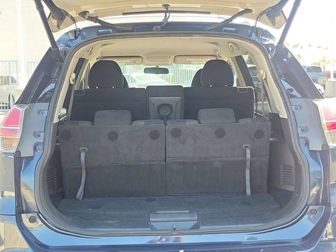 Used 2015 Nissan Rogue SV w/ SV Premium Package FWD image 10