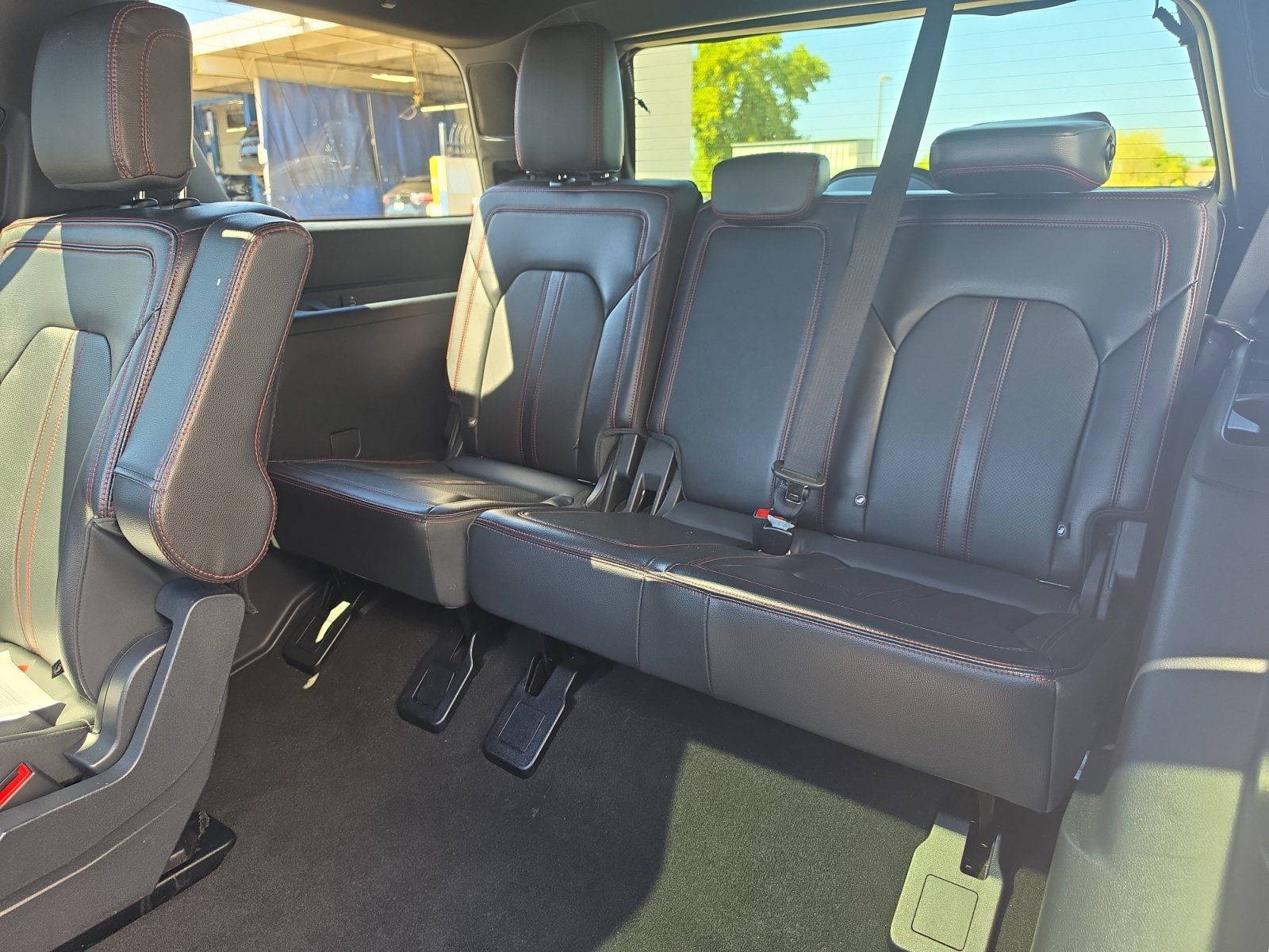 Used 2024 Ford Expedition Limited AWD/4WD image 26
